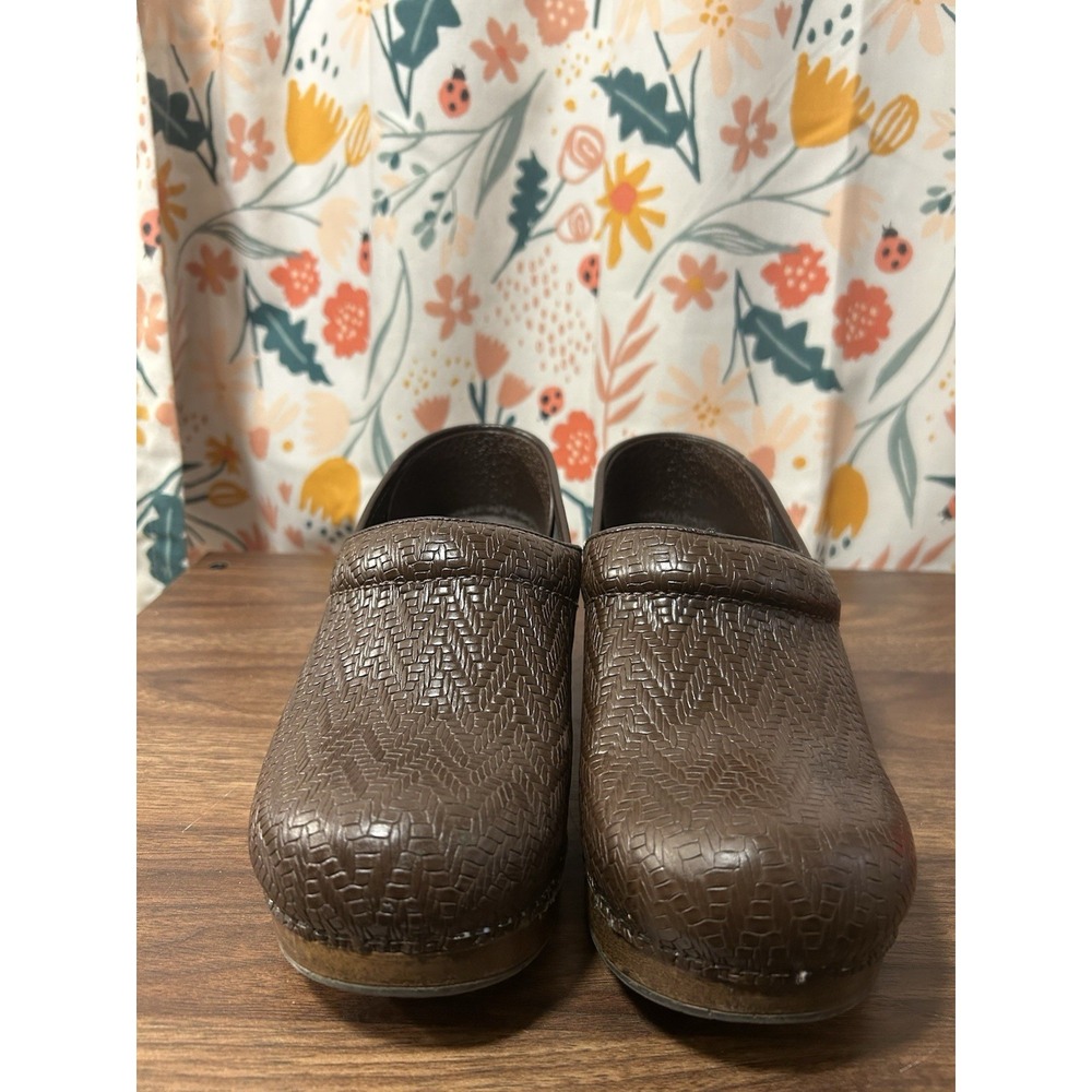 DANSKO Womens Brown Woven Leather Clogs Nursing Work Shoes EU 39 US 8.5 - 9